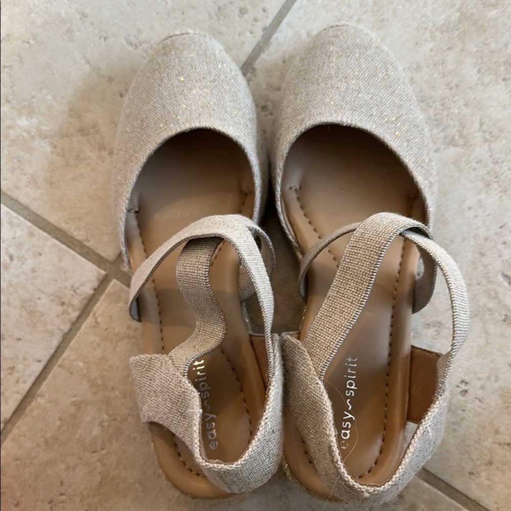 Barely worn! Easy Spirit Tan Espadrilles with Gold